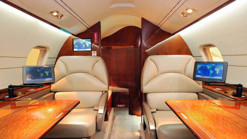 Top Reasons to Schedule Airplane Charters in Naples, FL