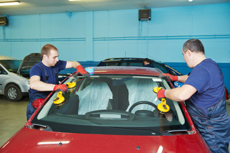 Reasons to Take Care of an Auto Glass Replacement in Denver CO Now