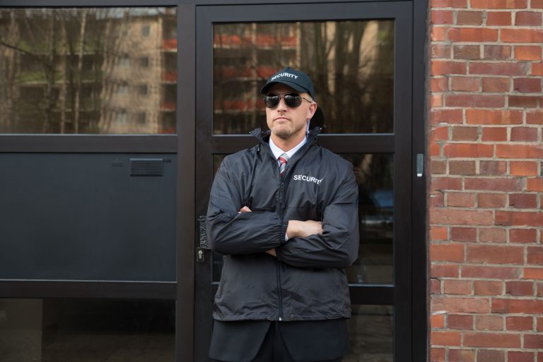 3 Benefits of Hiring a Security Guard Service for Your Phoenix Business