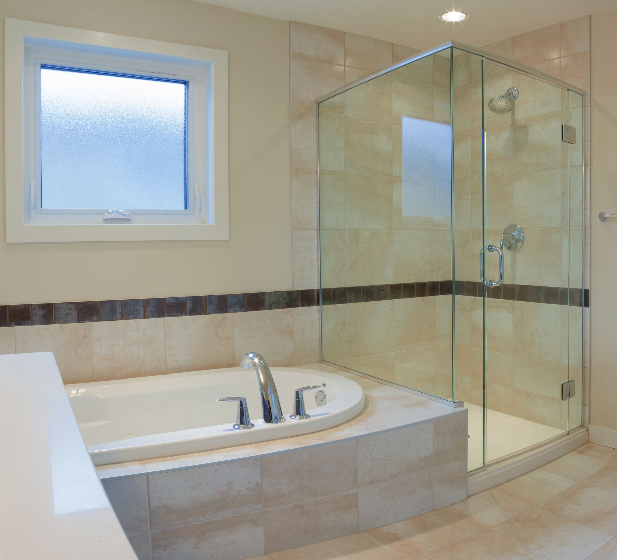 3 Decisions to Make About New Custom Glass Shower Doors in Schaumburg, IL